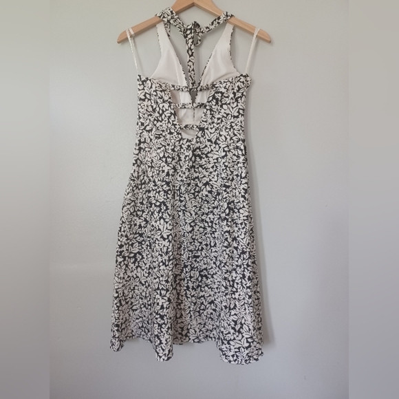 White House Black Market Women's Black and White Dress - Picture 2 of 8